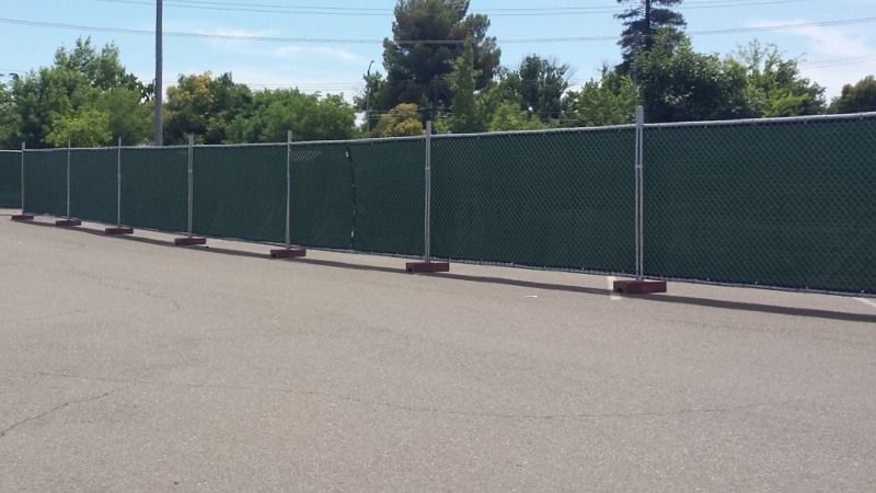 Porta-panel fencing in lot